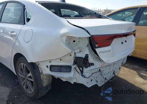 2024 Kia Forte Lxs z USA, uszkodzony, nr VIN 3KPF24AD2RE796154